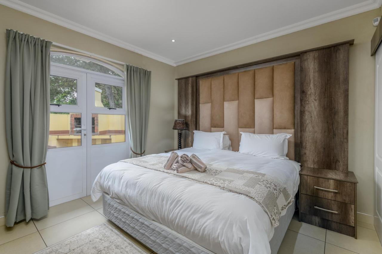 Villa Caylee Caribbean Estates - Ultra-Luxurious - Rimas Interiors Designs - Private Beachfront Escape - Premium Serviced For 8 Guests Port Edward Exteriör bild